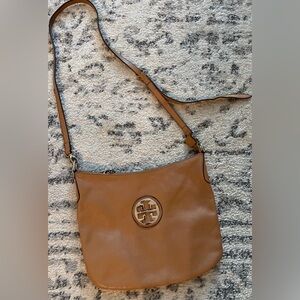 Tori Burch Cross body leather shoulder bag.